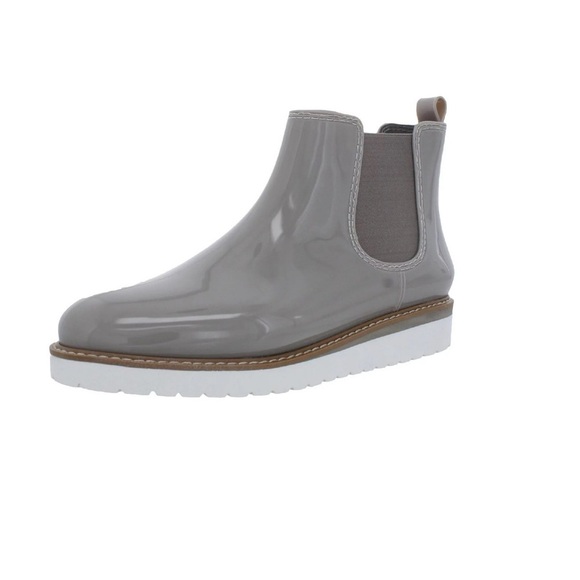 NWT Steve Madden Womens Puddles Ankle Chelsea Boots Gray Sz 7 Preppy Outdoors - Picture 1 of 12